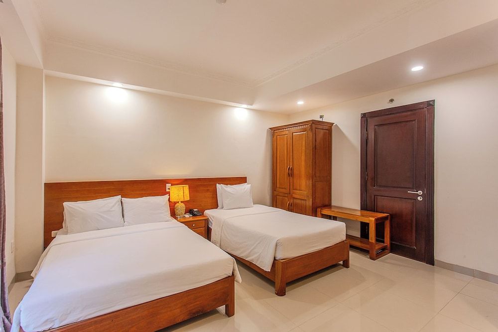 Deluxe Triple Room, City View