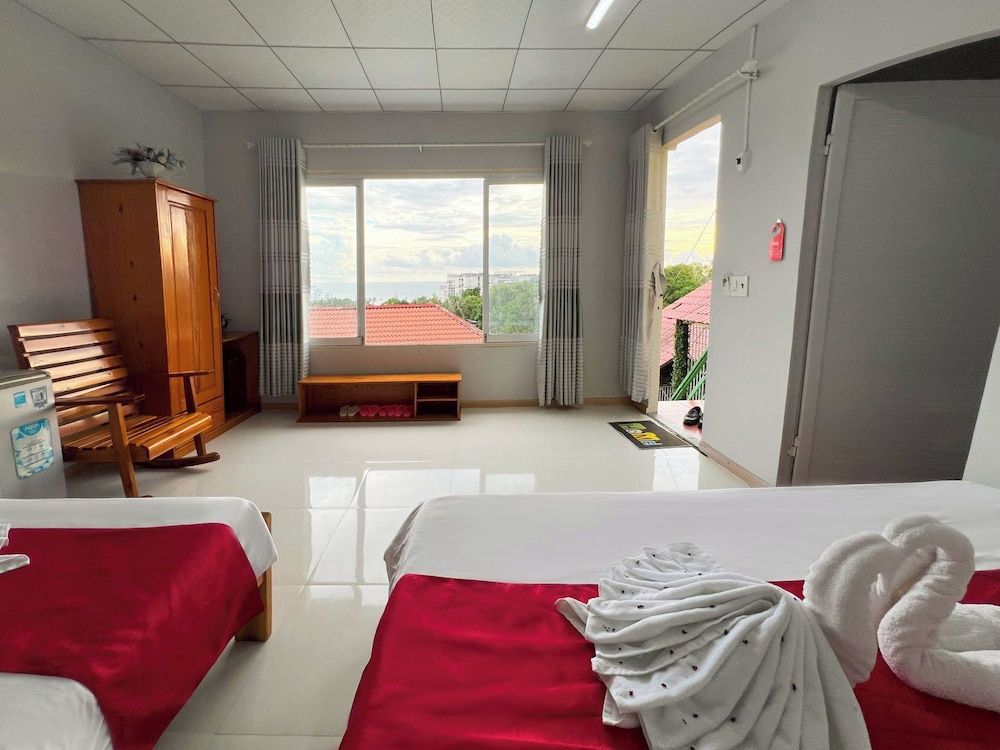 Sea Breeze Resort & Spa Executive Quadruple Room, Garden View 20