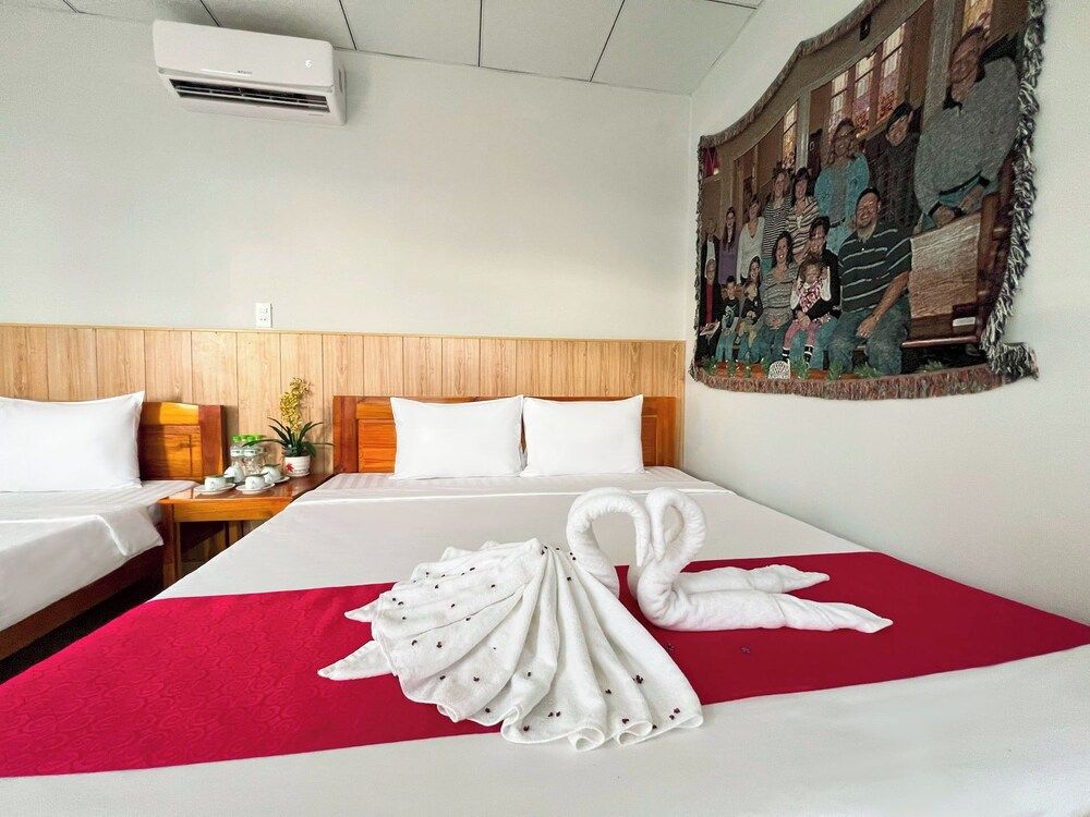 Sea Breeze Resort & Spa Executive Quadruple Room, Garden View 10