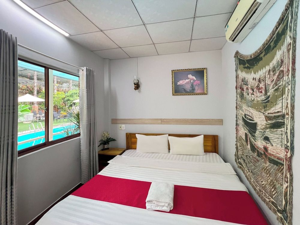 Sea Breeze Resort & Spa Superior Room, Pool View 4