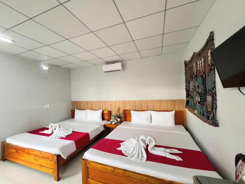 Sea Breeze Resort & Spa Executive Quadruple Room, Garden View 3