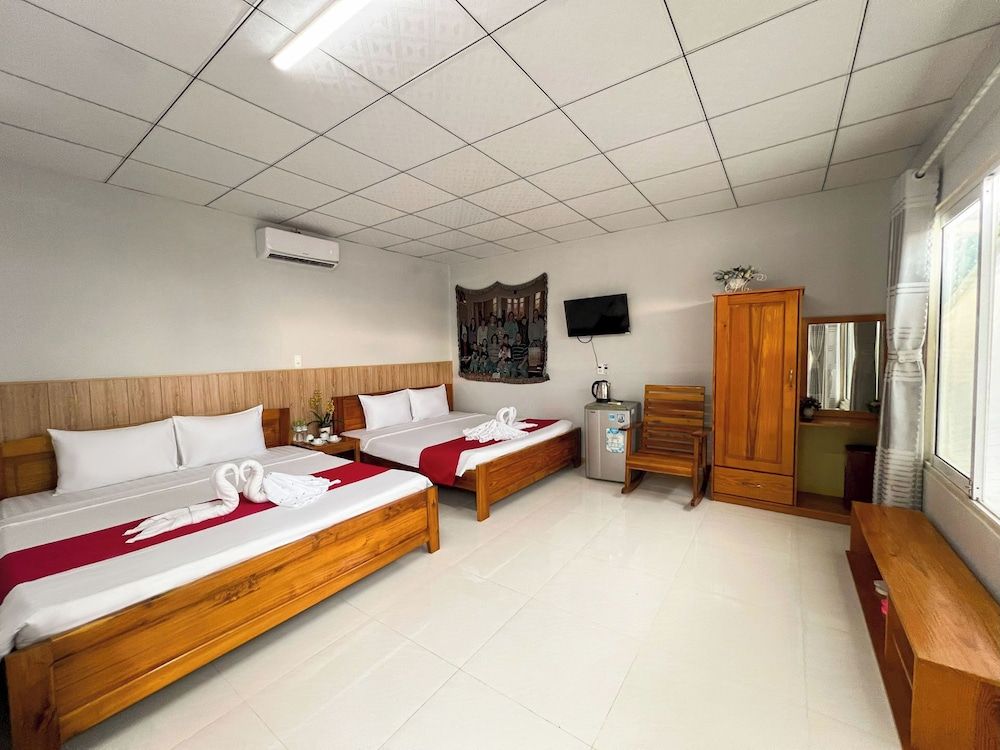 Sea Breeze Resort & Spa Executive Quadruple Room, Garden View 2