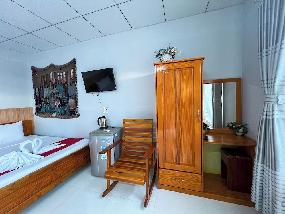 Sea Breeze Resort & Spa Executive Quadruple Room, Garden View 8