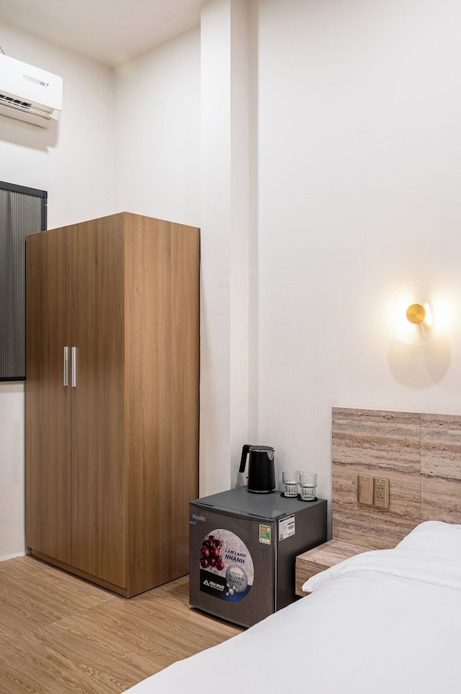 Home by CR Concept in The Center Standard Room, 1 King Bed 12