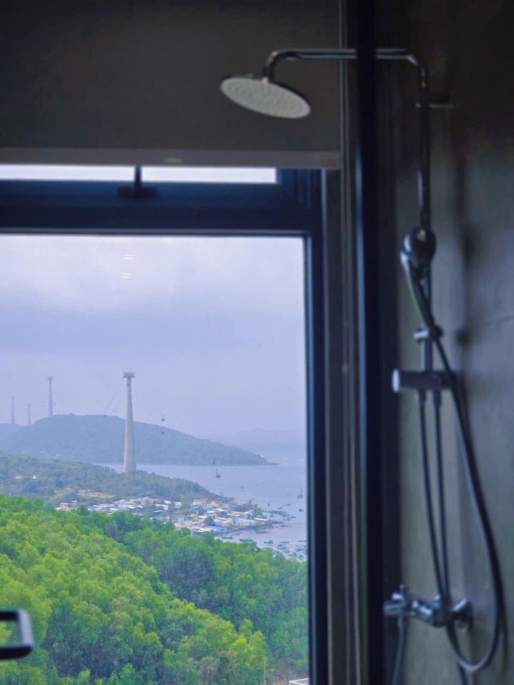 SenSea Hillside APT - Sunset Town PQ Comfort Apartment, Balcony, Mountain View 10