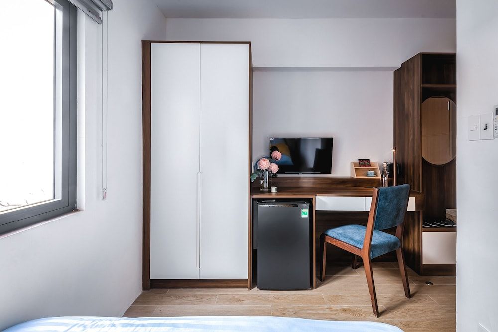 Executive Studio, 1 Queen Bed, Private Bathroom, City View
