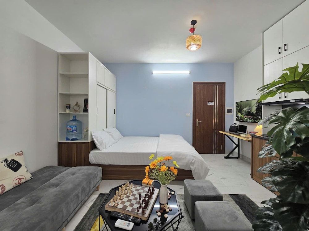 Standard Double Room, 1 King Bed, Roll-in Shower, Kitchen