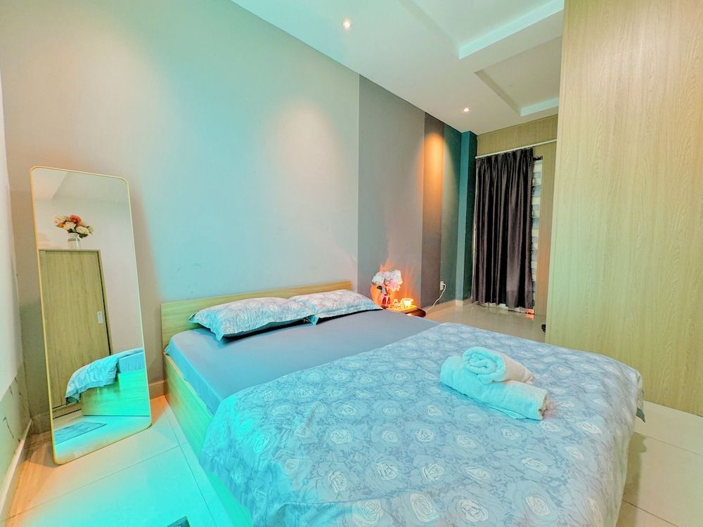 Comfort Room, 1 Queen Bed, Private Bathroom