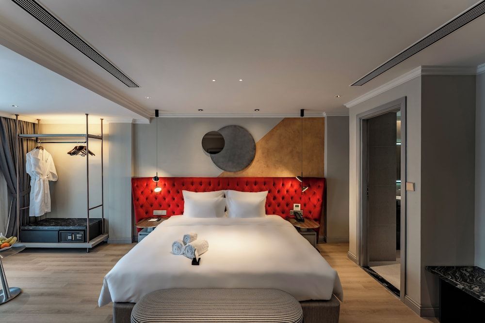 du LAC Suite with Ben Thanh view