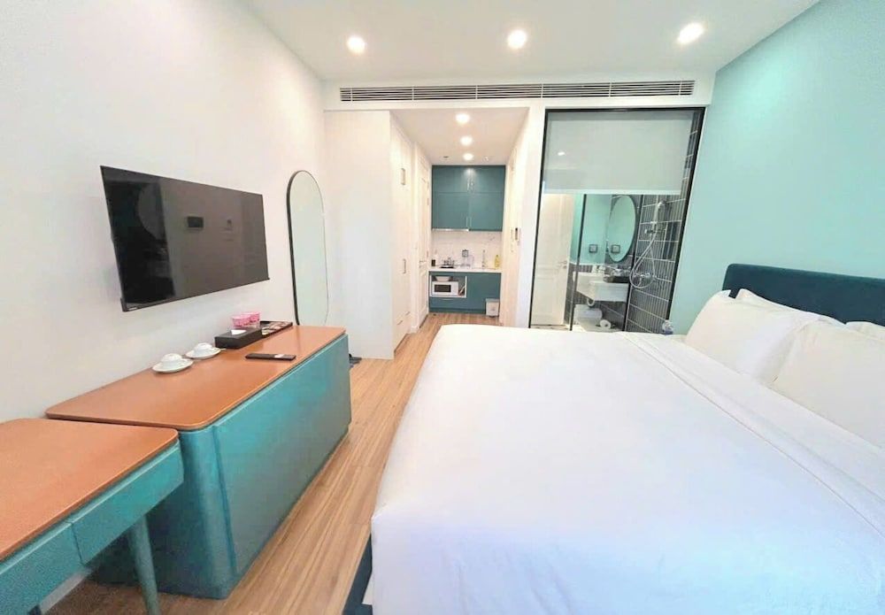 Apartment, 1 King Bed, Non Smoking, Balcony