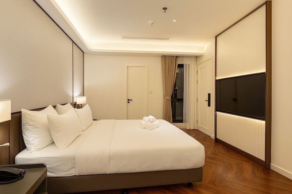 La Passion Sai Gon Hotel Deluxe Double Room - Afternoon Tea on Sky Beach 9