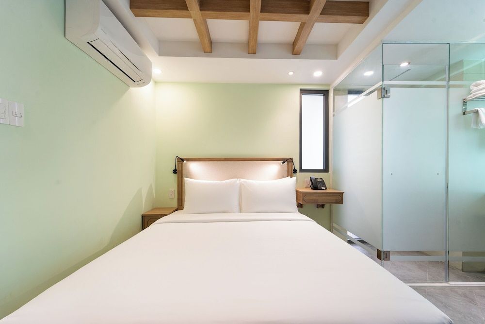 Superior Double Room, City View