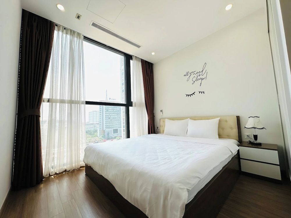 Vinhome Sky Lake-Sunhometel Apartment, 2 Bedrooms, Balcony