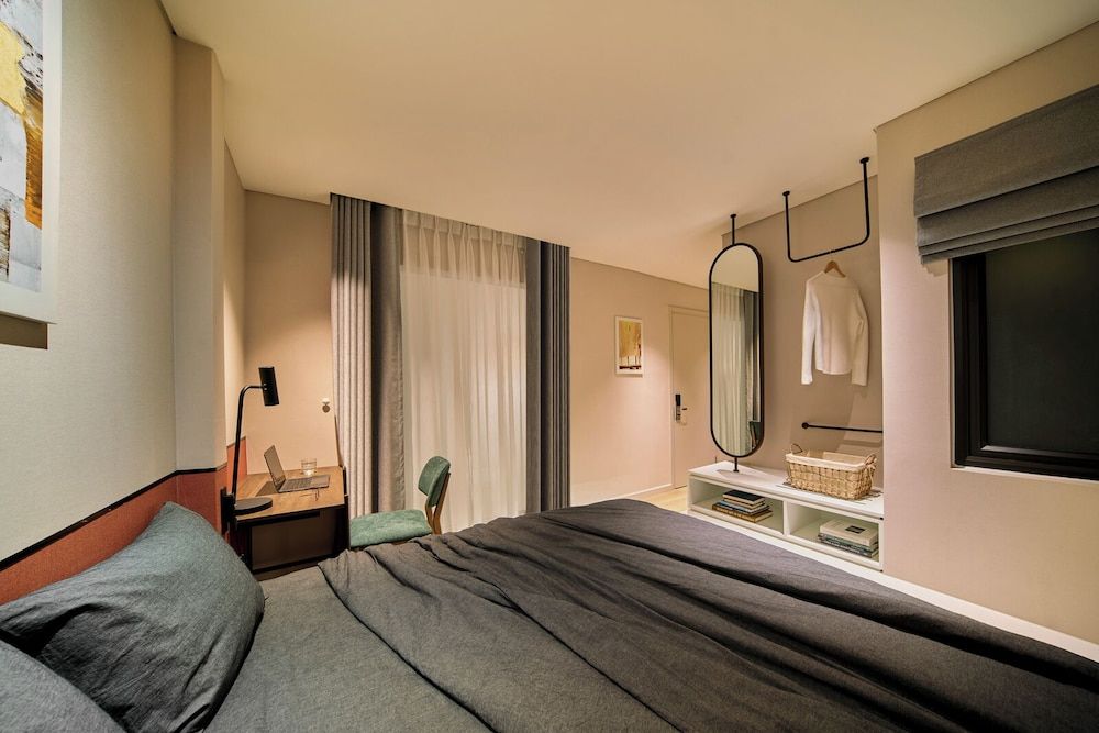 Express by M Village 46 Thao Dien