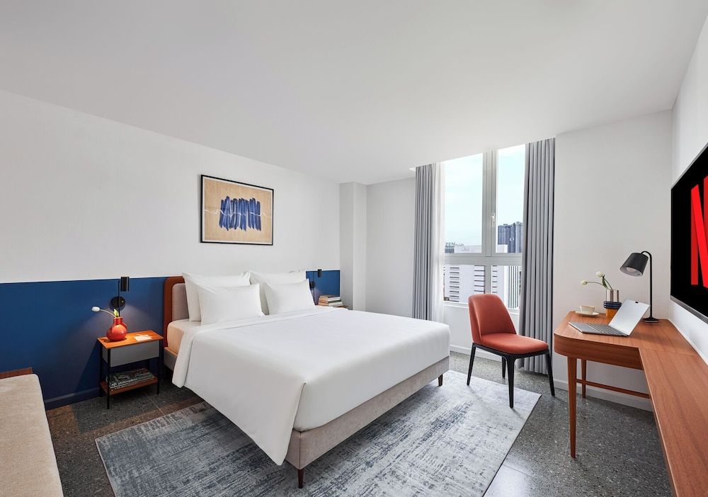 Superior Room, Bathtub
