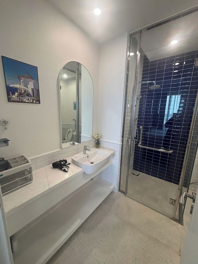 Skyline Hillside Apartment Phu Quoc One-Bedroom Balcony Hillside View 4