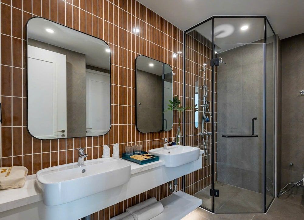 Skyline Hillside Apartment Phu Quoc One-Bedroom Balcony Ocean View 4