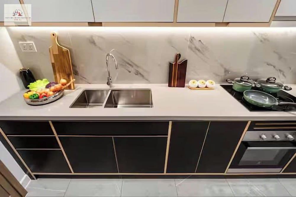 ZENITY Skyline Residences Suite Luxury Apartment, 1 Bedroom, City View 8