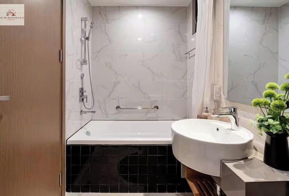 ZENITY Skyline Residences Suite Luxury Apartment, 1 Bedroom, City View 11