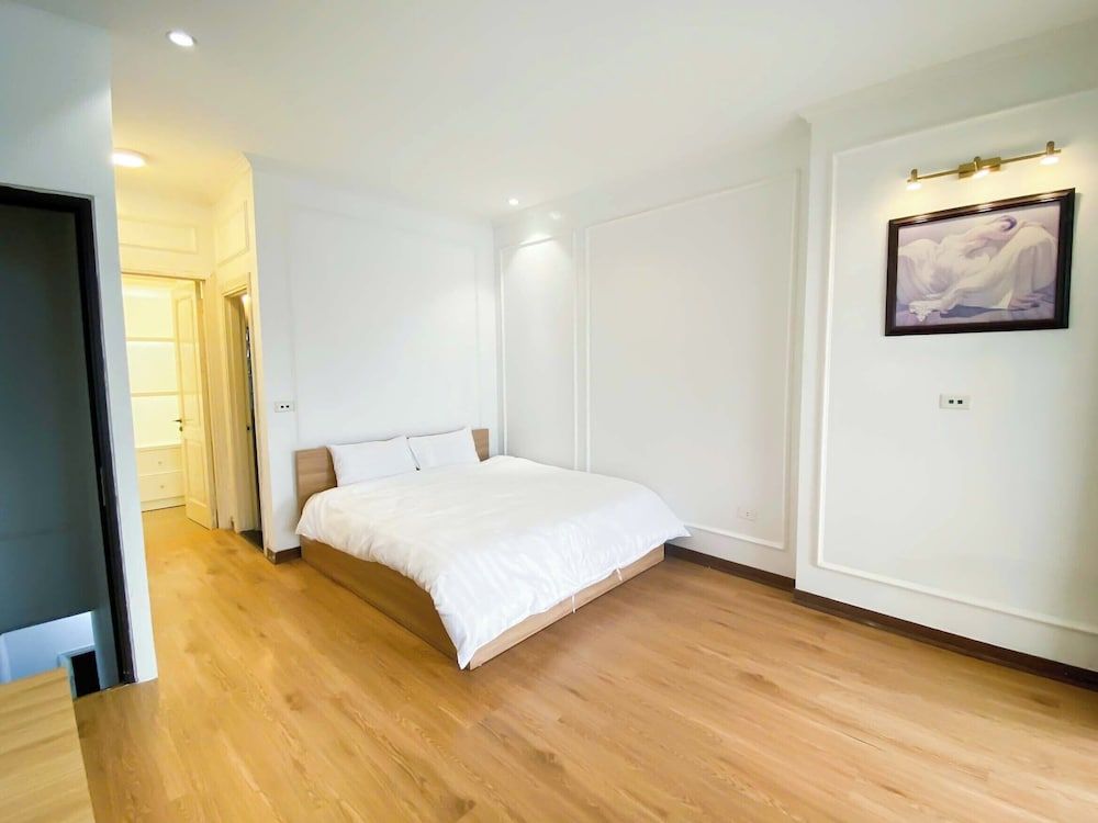 Room, Balcony, City View