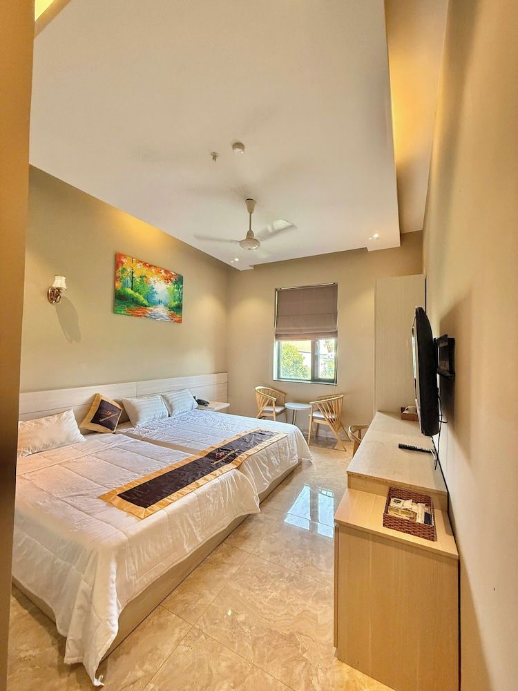 Triple Room, 2 Queen Beds