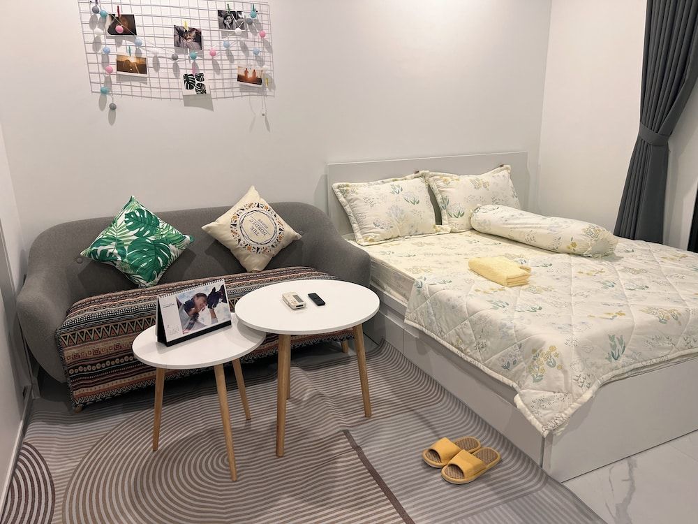 City Room, 1 Bedroom, Balcony, Pool View