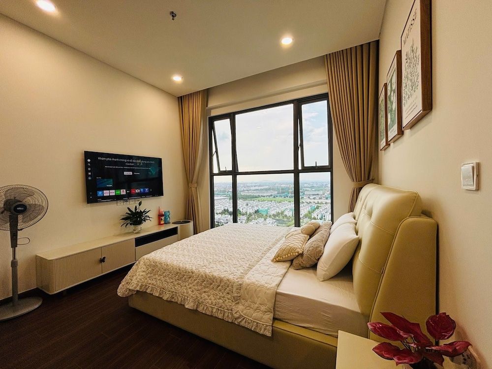 Lake View Homestay Masteri Oceanpark Deluxe Apartment, Lake View 13