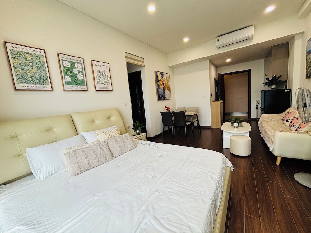 Lake View Homestay Masteri Oceanpark Deluxe Apartment, Lake View 4