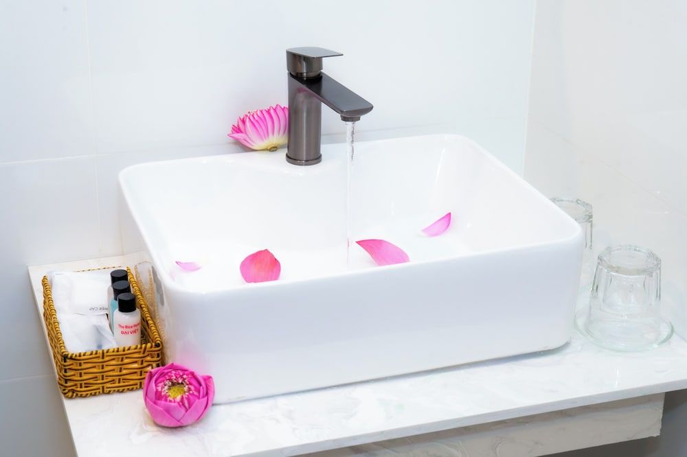 The Rice De Tham Hotel Deluxe Room, City View 10