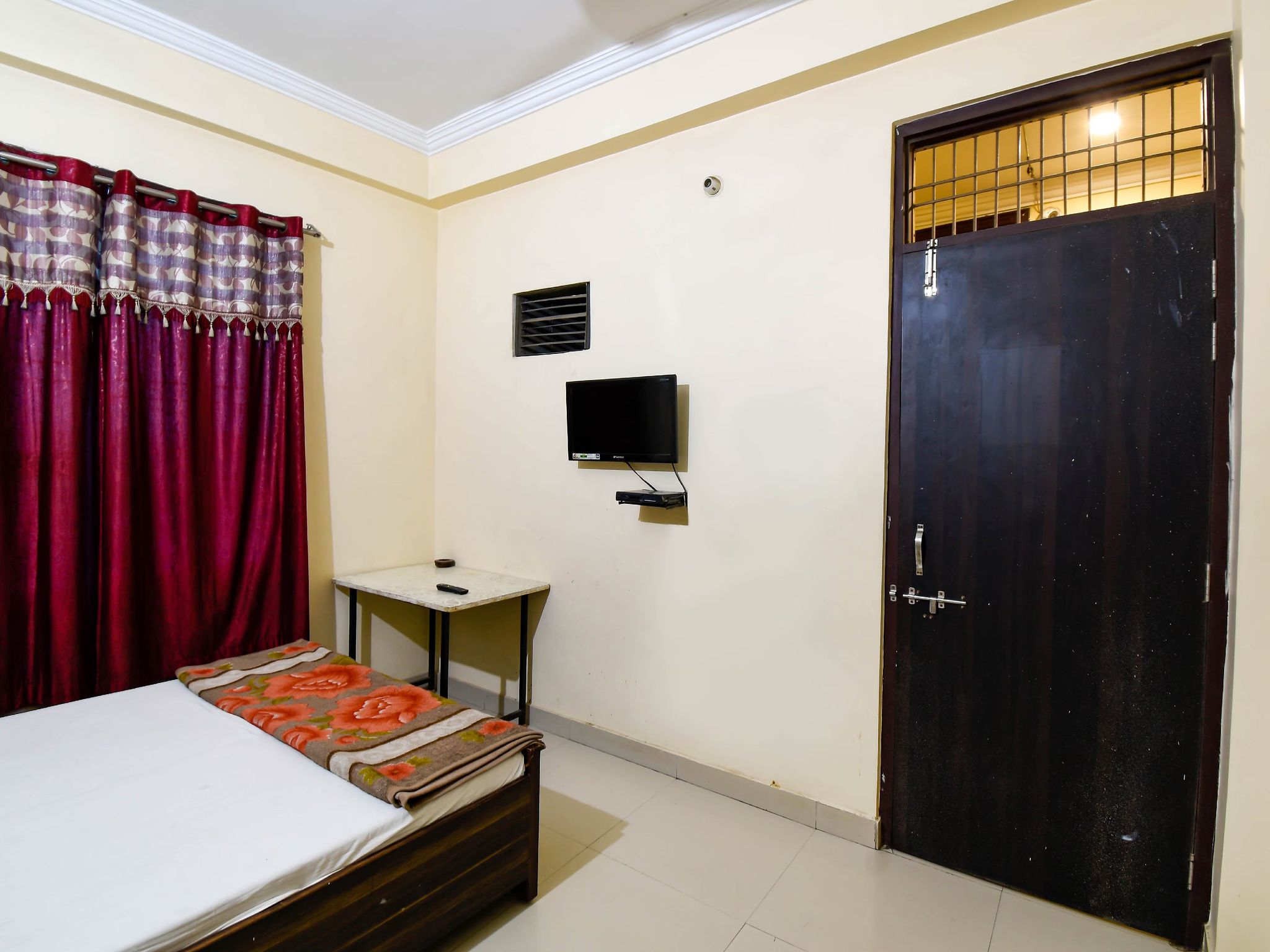 Deluxe Room (Air Cooled) Cooler Room