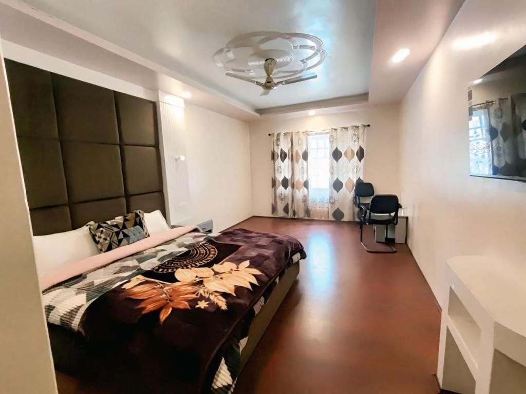 Golden Retreat Sgr Deluxe Room 2