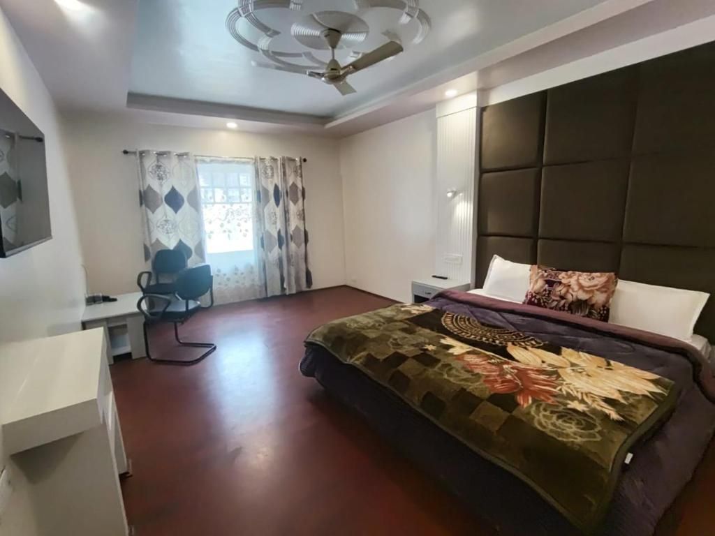 Golden Retreat Sgr Deluxe Room 5