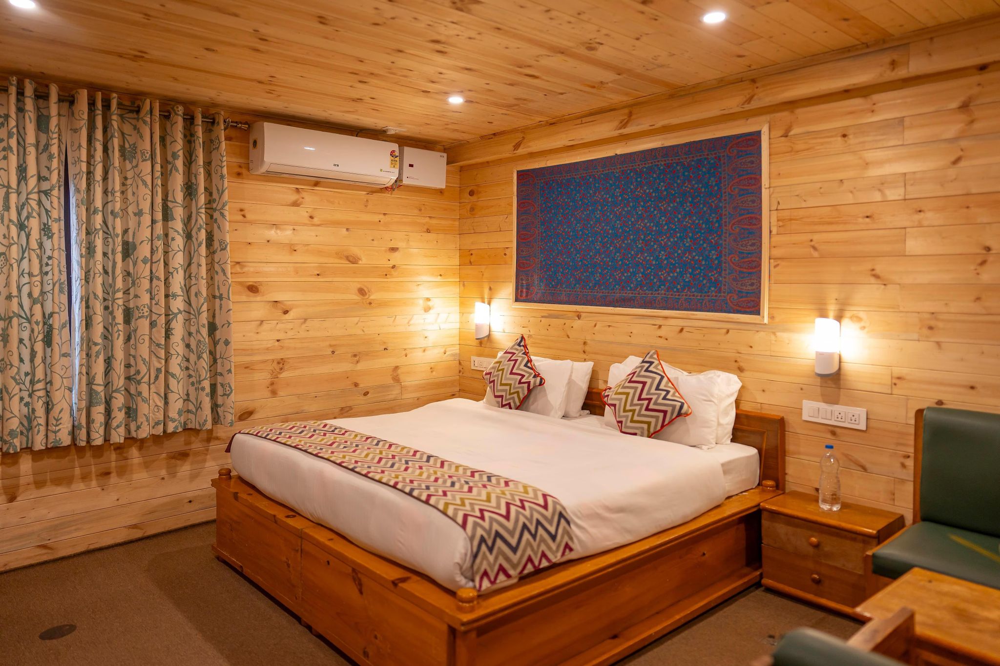 Volga Hotel Deluxe Room 10