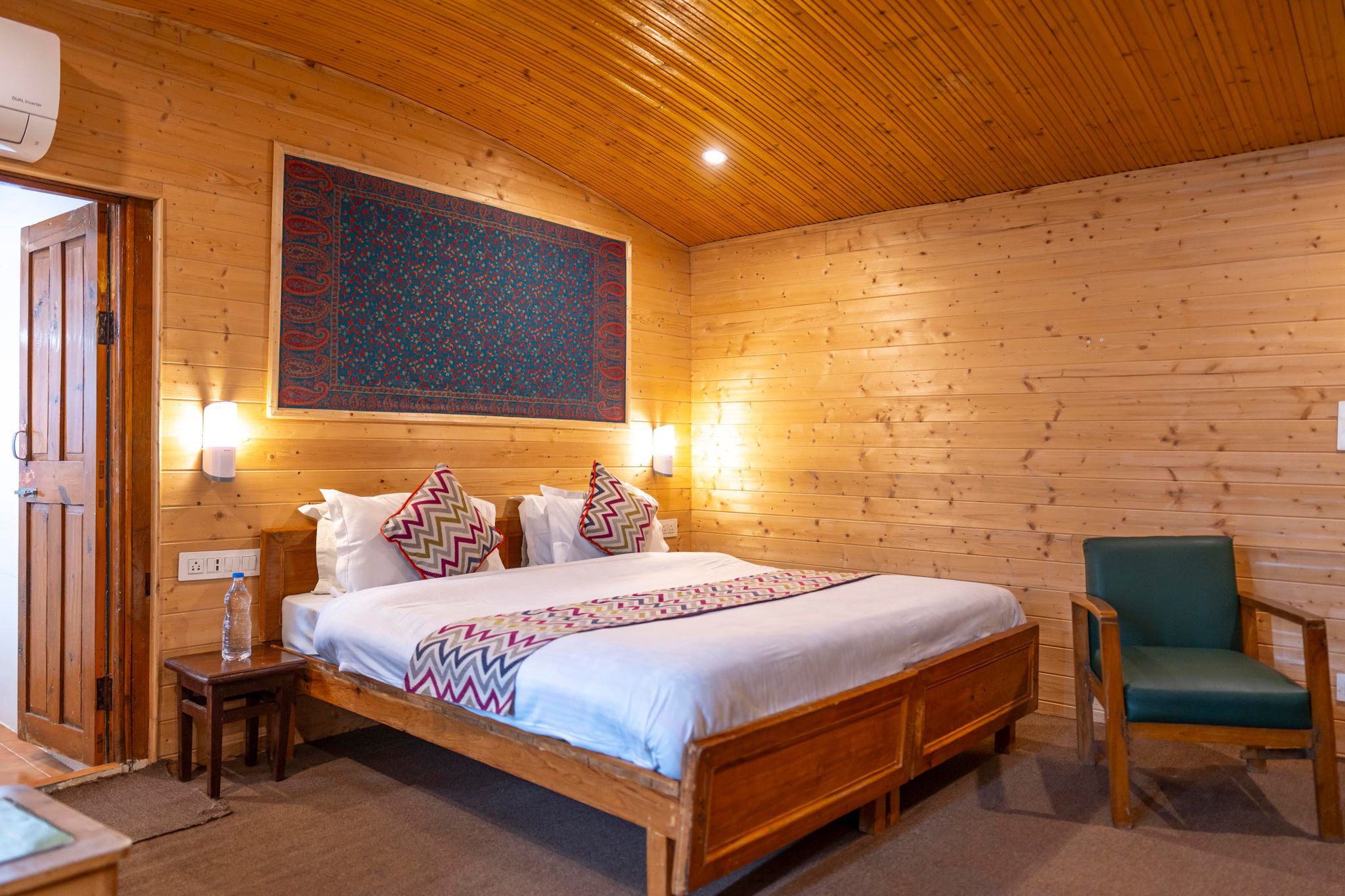 Volga Hotel Deluxe Room 7