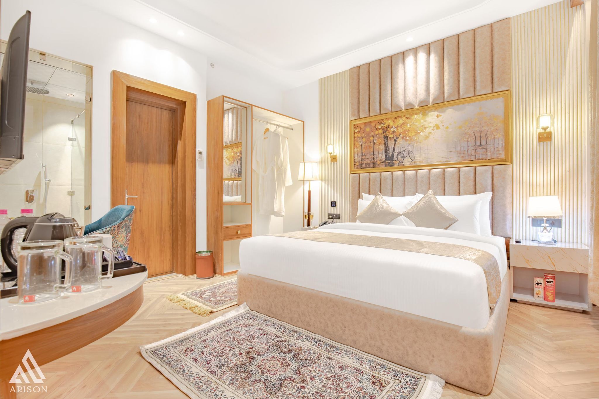 Arison luxury Deluxe Room 2