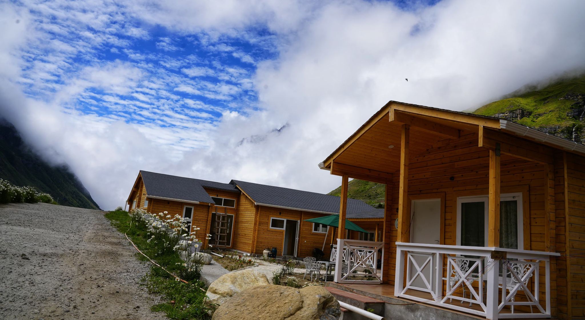 Hotel Badri Resort