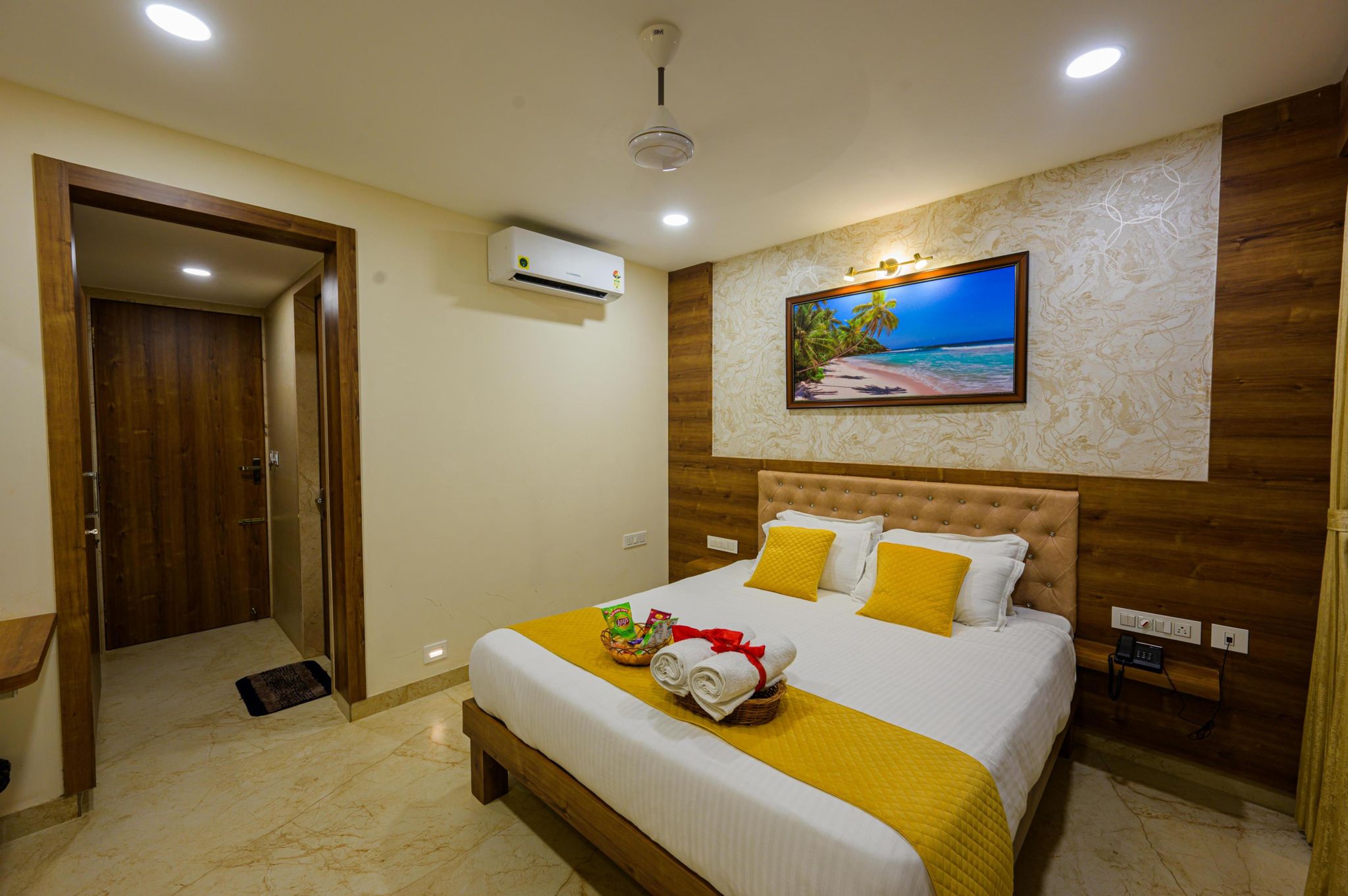 OASIS BEACH HOUSE AND RESORT