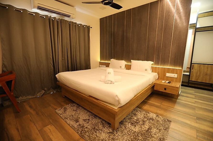 Hotel Aalia Residency Deluxe Room 2