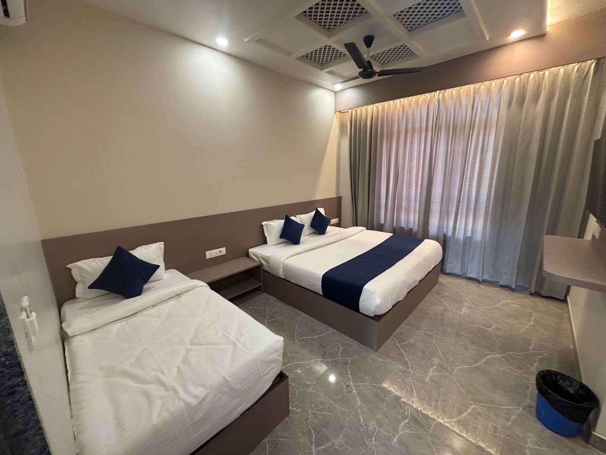 Family Room ( 2 Double Bed, 4 Pax )