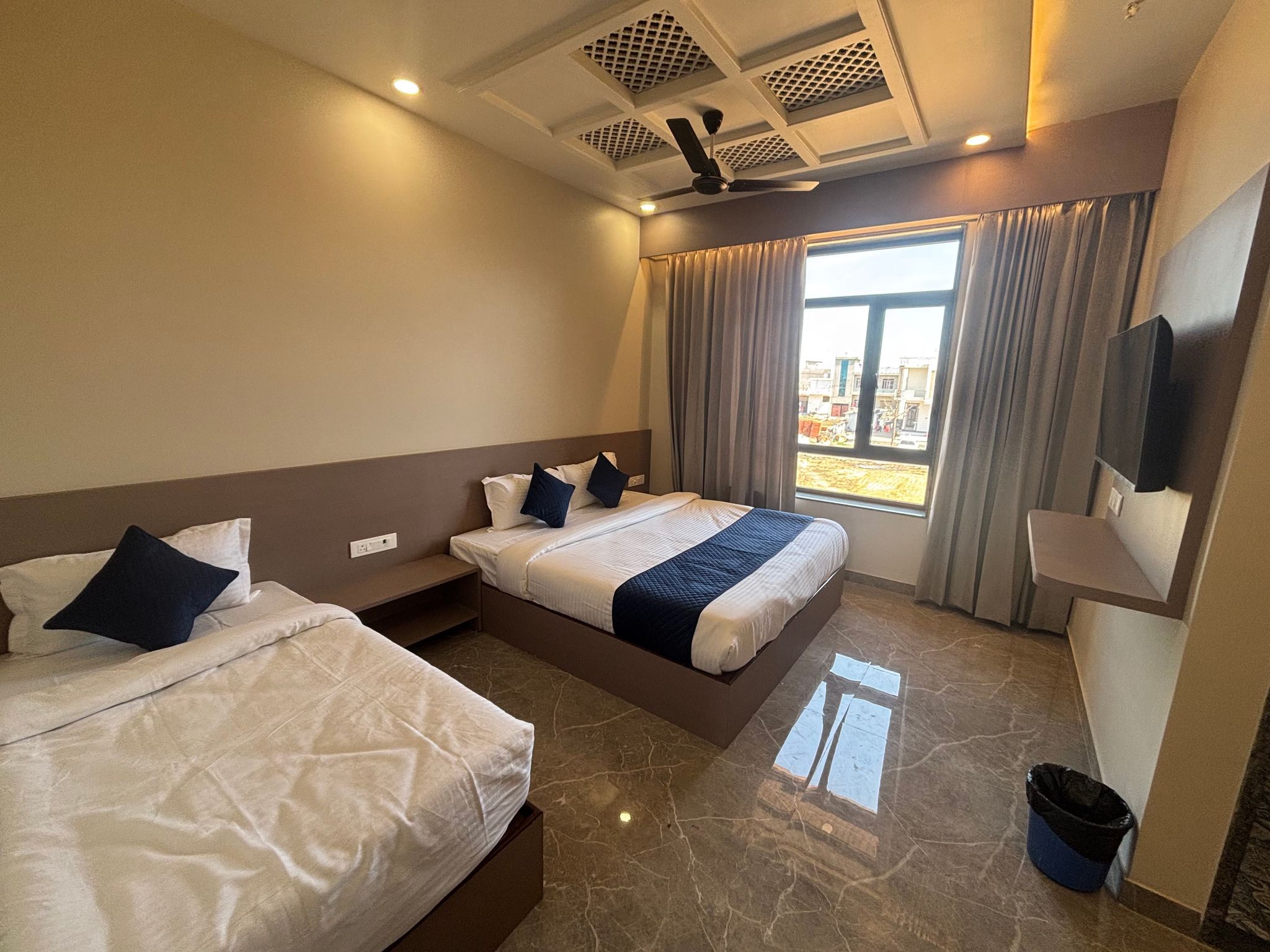 Family Room ( 2 Double Bed, 4 Pax )