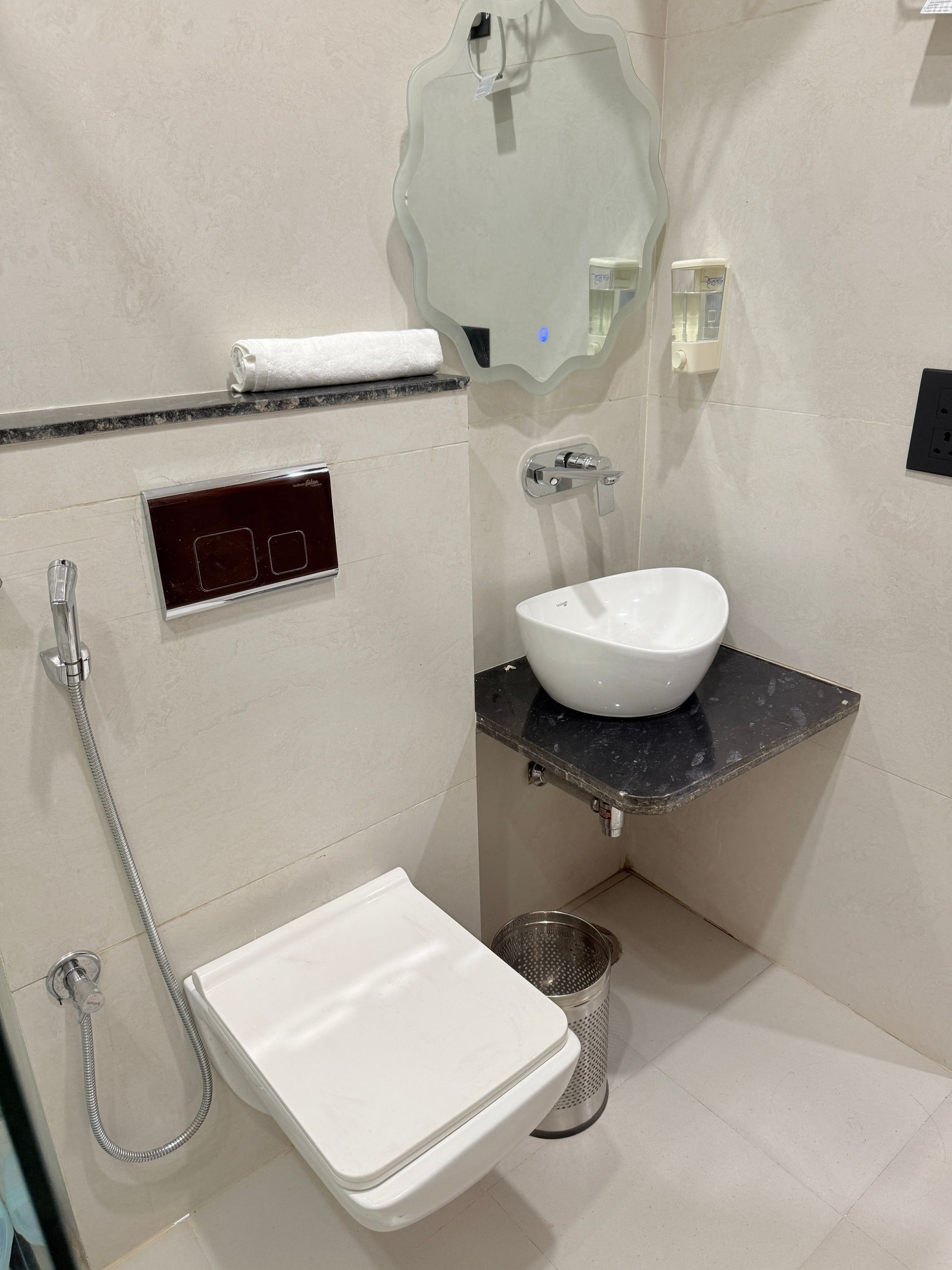 Weekend Wala Ghar Deluxe Room 5