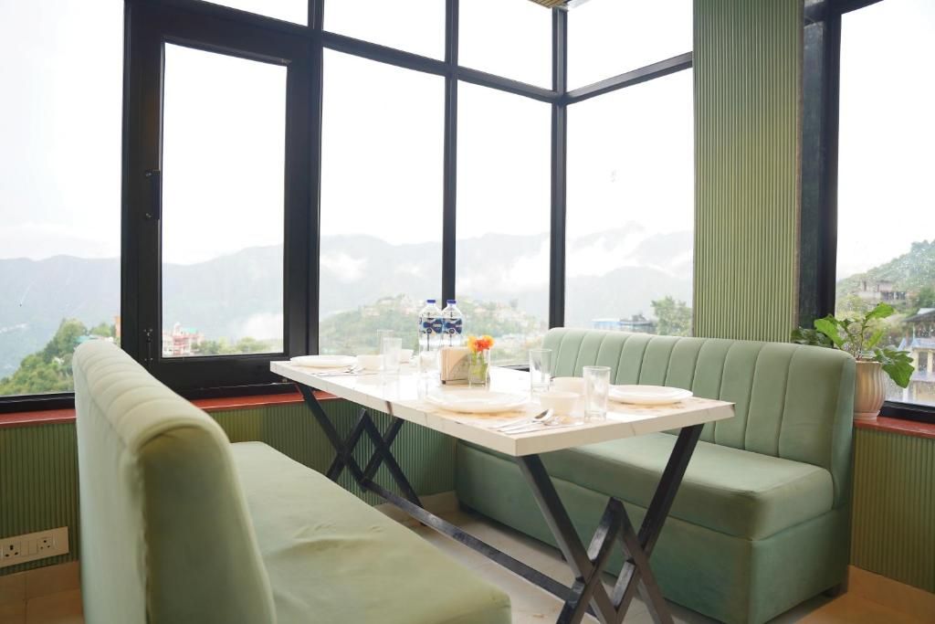 Hotel HSR Residency