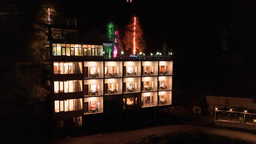 Hotel HSR Residency