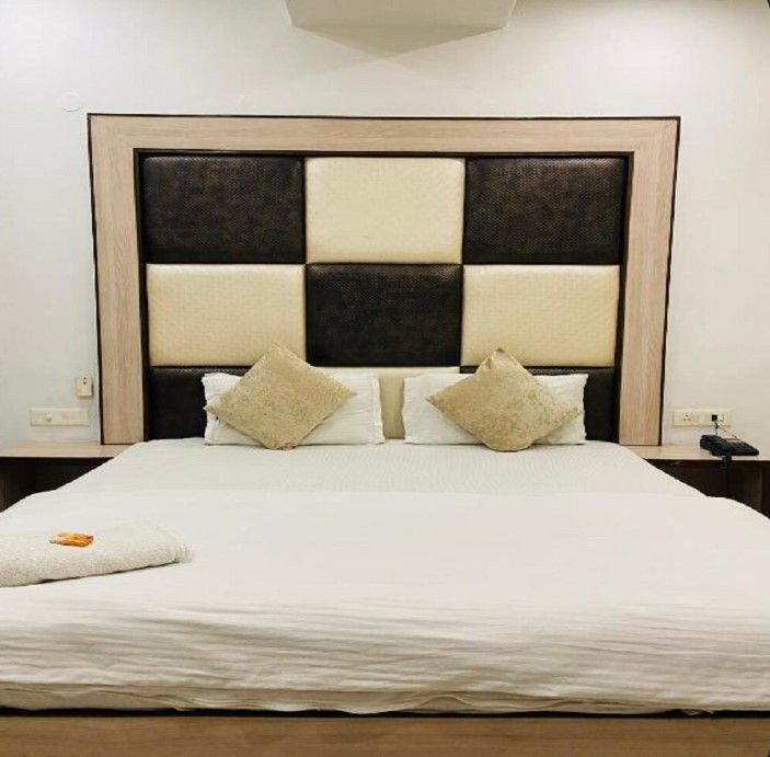 Hotel November @ 1 min from Zirakpur bus stand Deluxe Room 2