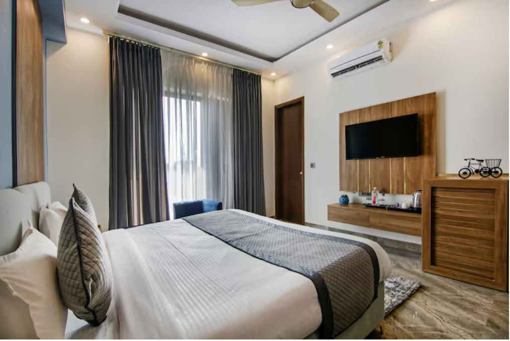 Deluxe Room with Balcony