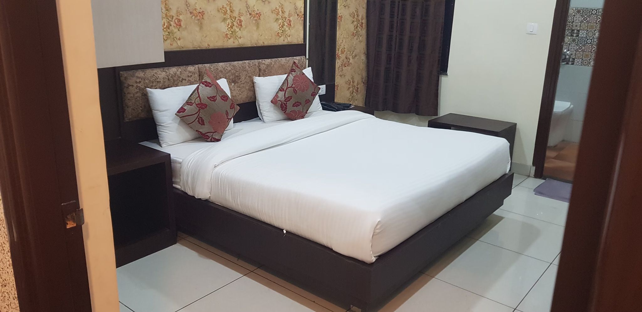 Hotel Teeja Deluxe room Double Occupancy