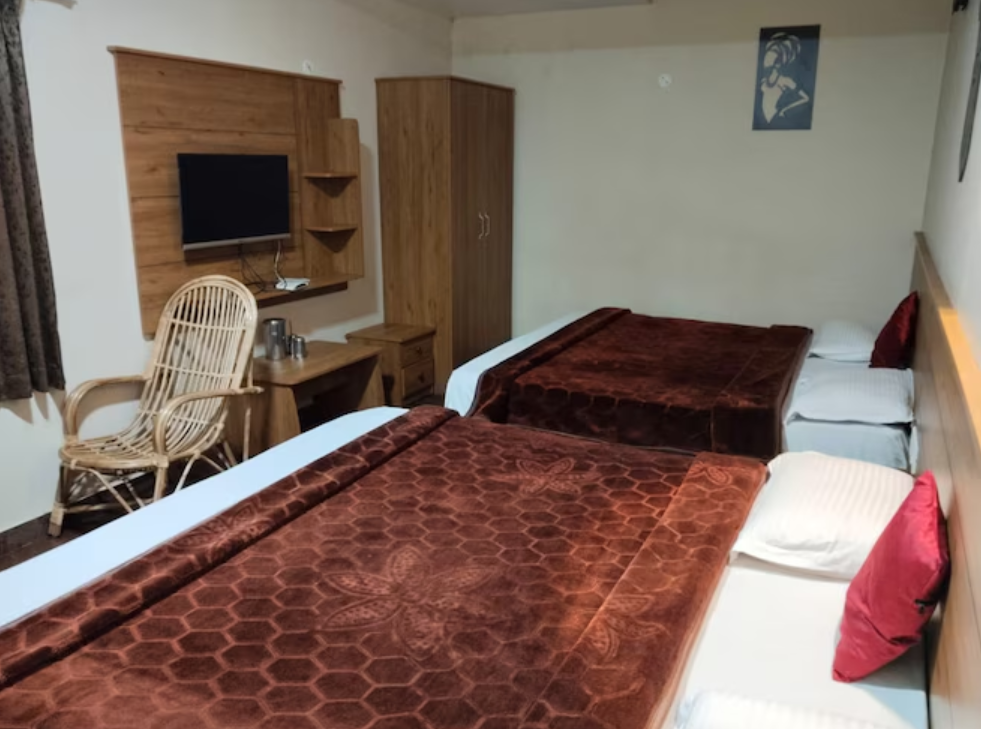 Family Room with 2 King Bed