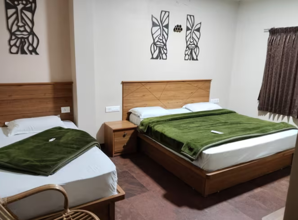 Family Room with 2 King Bed