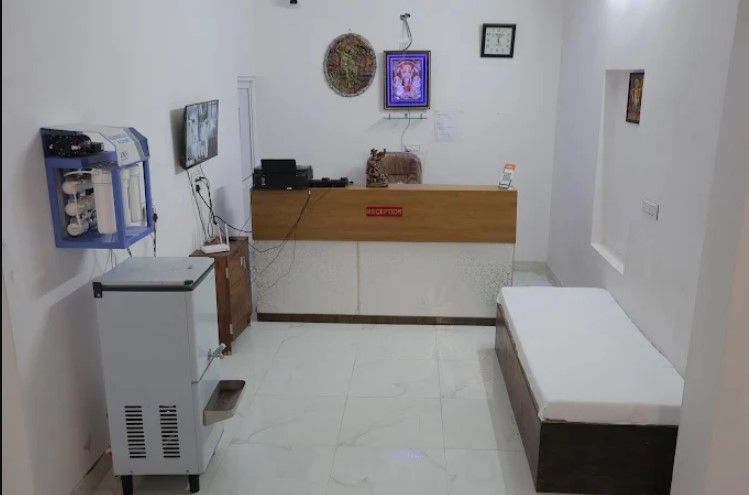 Hotel Manashvi Deluxe room  4