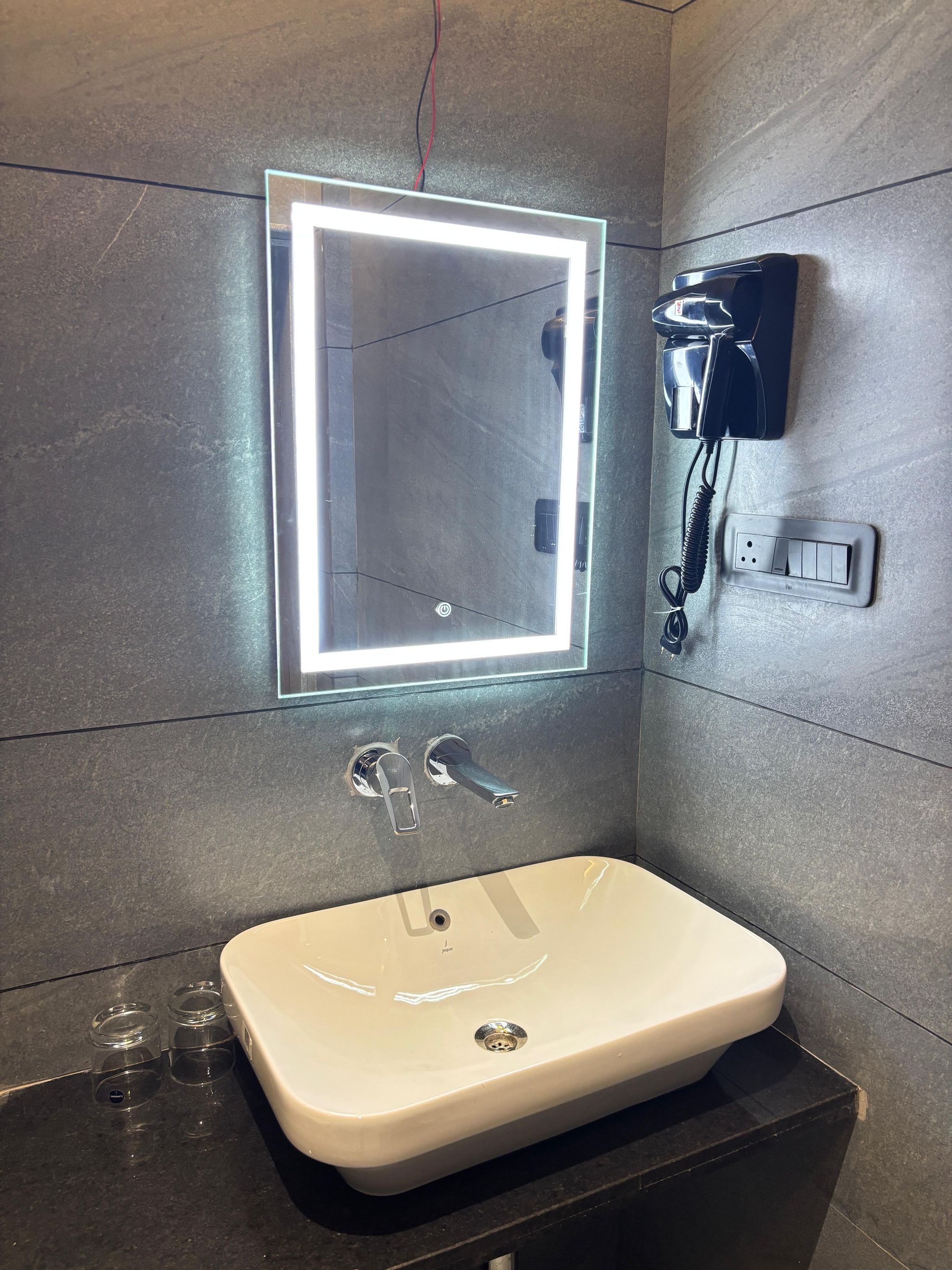 Hotel Sun N Moon Standard Room with City View 4